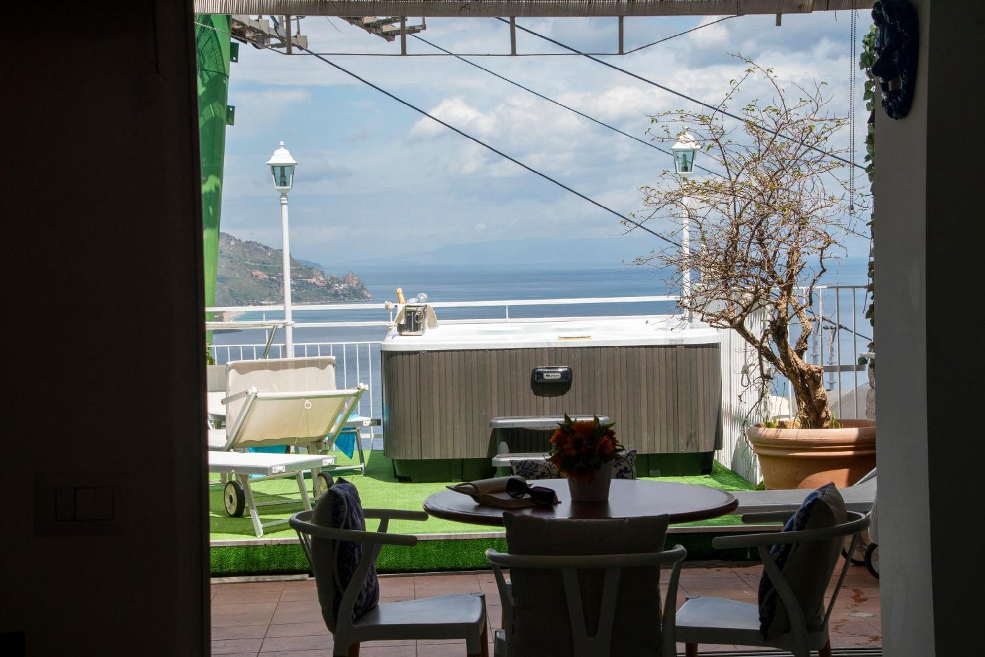 Dream View Suites Taormina Buitenkant foto